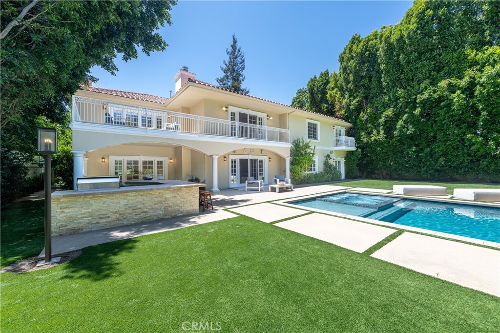 4438 Haskell Avenue