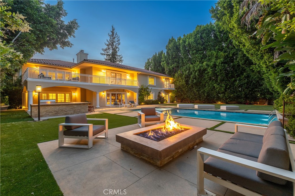 4438 Haskell Avenue