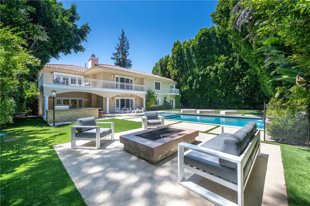 4438 Haskell Avenue
