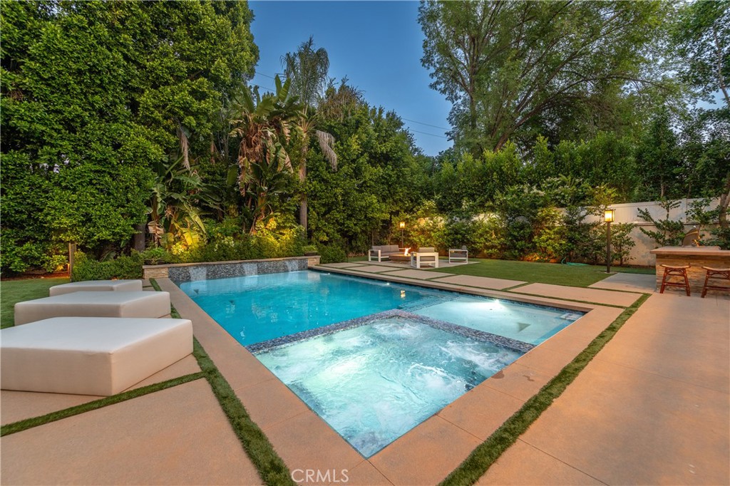 4438 Haskell Avenue