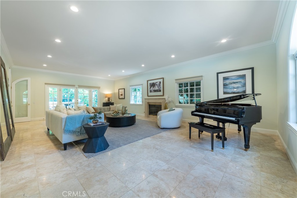 4438 Haskell Avenue