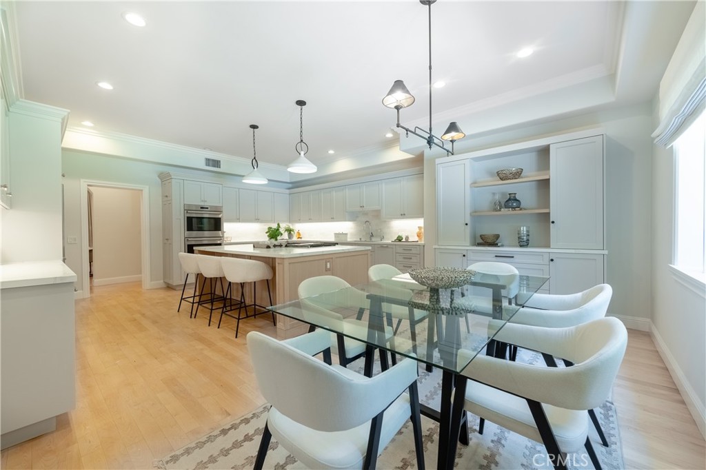 4438 Haskell Avenue