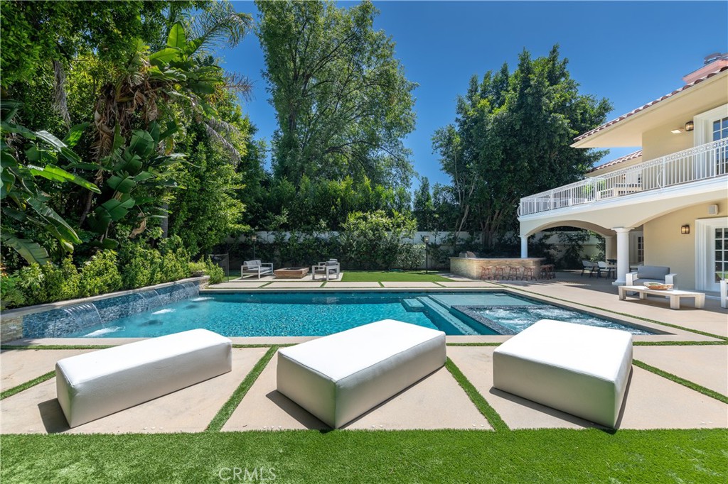 4438 Haskell Avenue