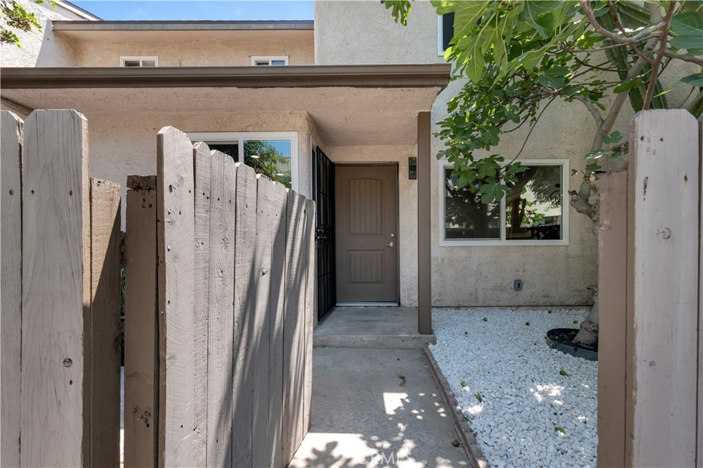 801 E Acacia Avenue F
