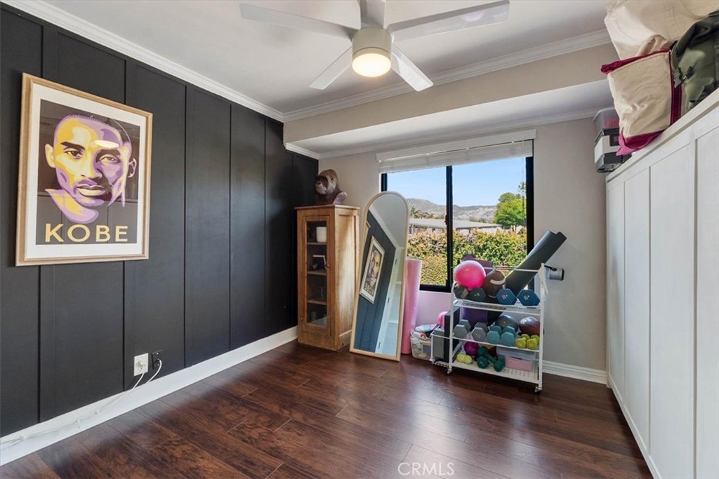 2352 Archwood