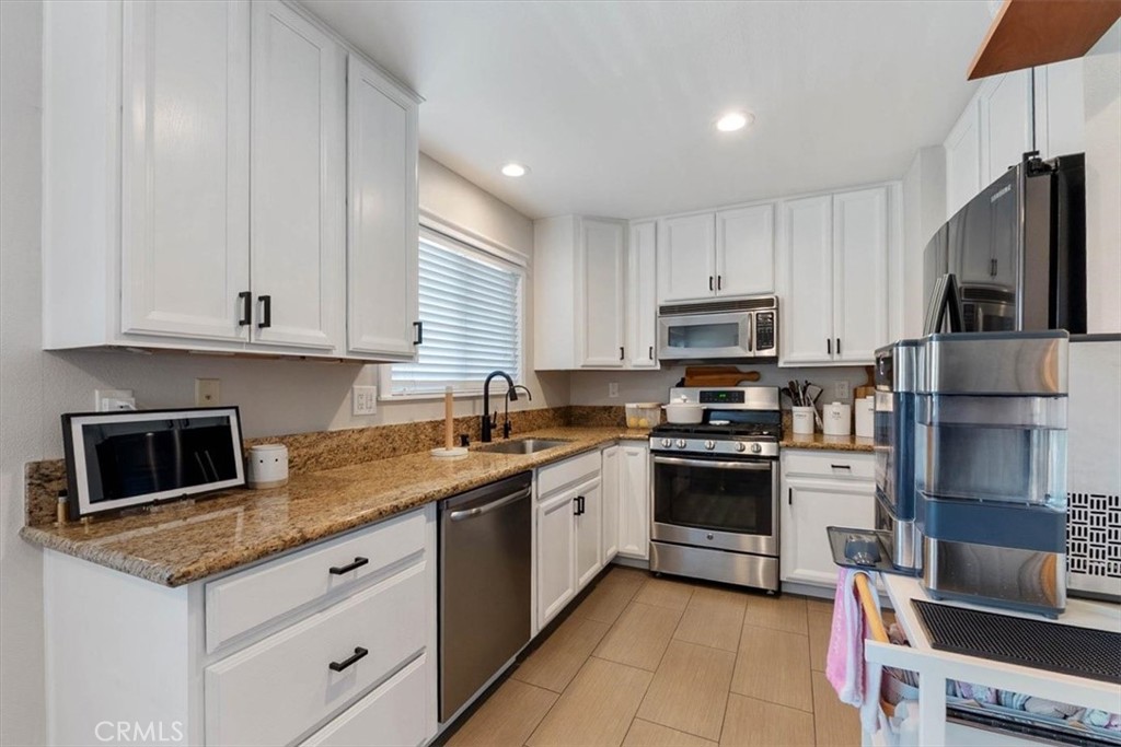 2352 Archwood
