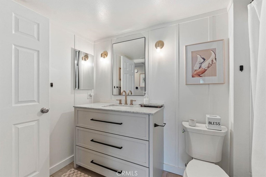 2352 Archwood