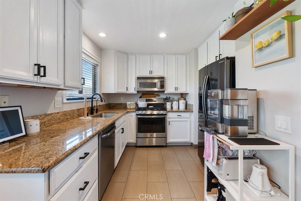 2352 Archwood