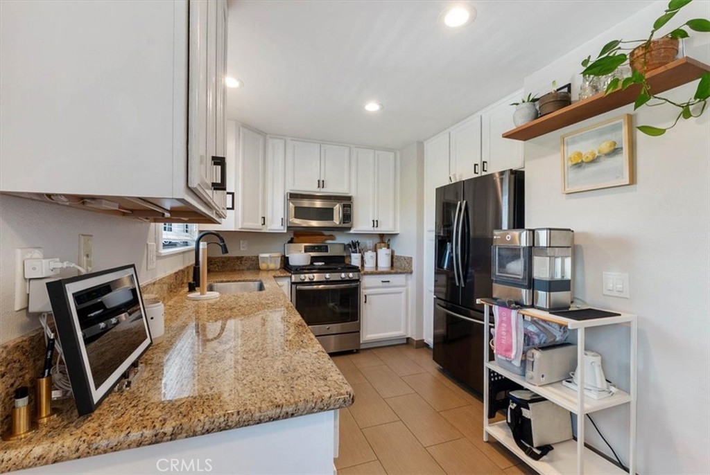 2352 Archwood