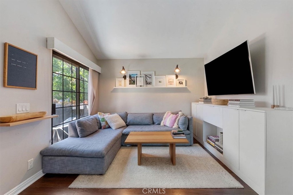 2352 Archwood
