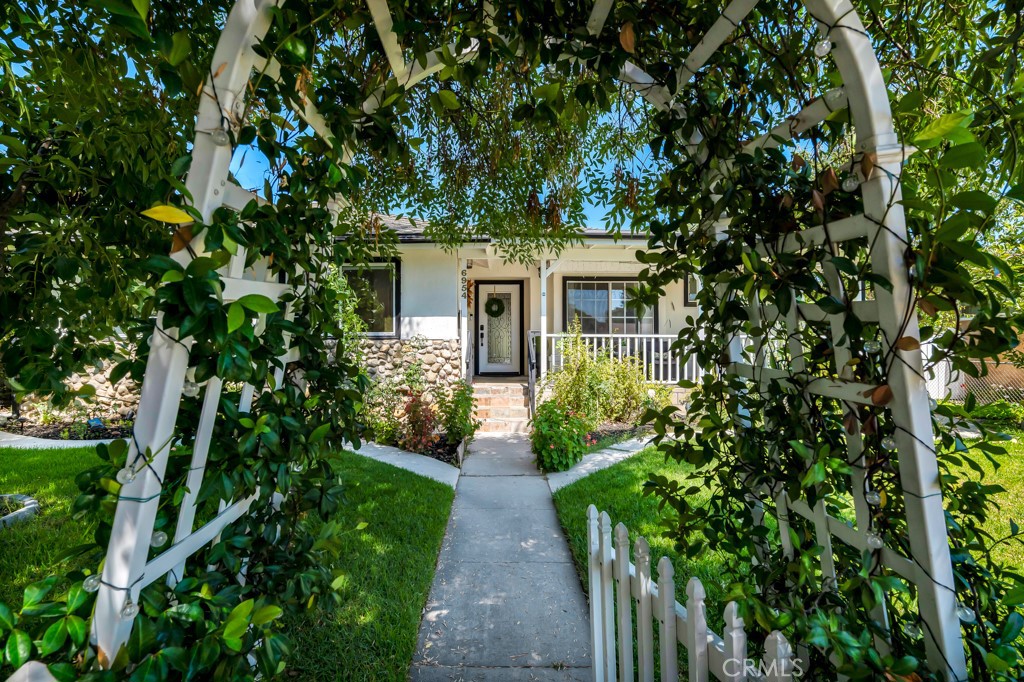 6954 Woodlake Avenue