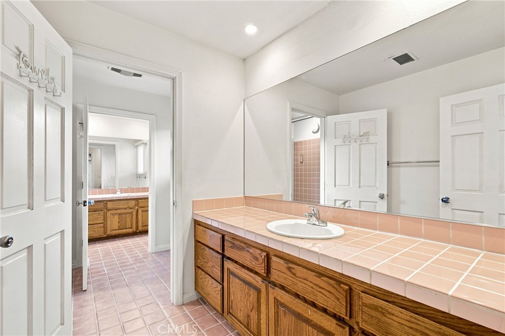 10925 Willowbrae