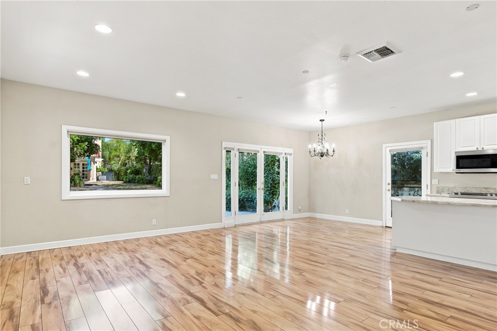 10925 Willowbrae