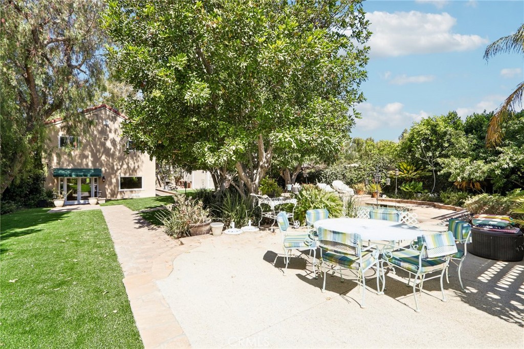 10925 Willowbrae