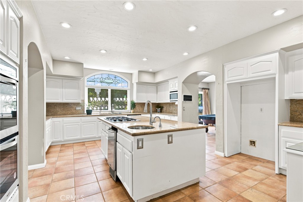 10925 Willowbrae
