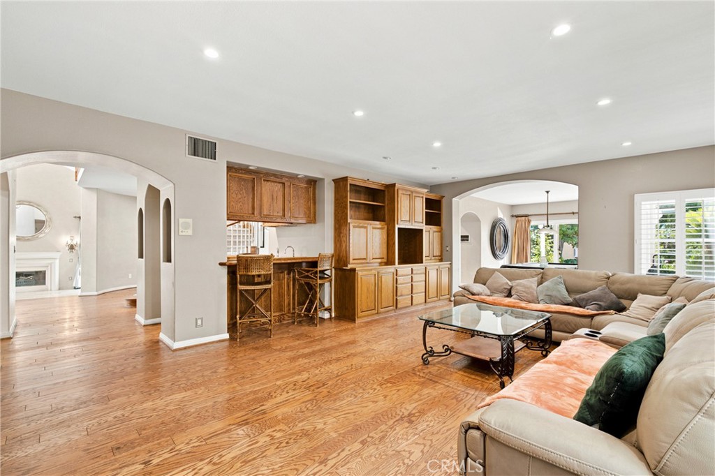 10925 Willowbrae