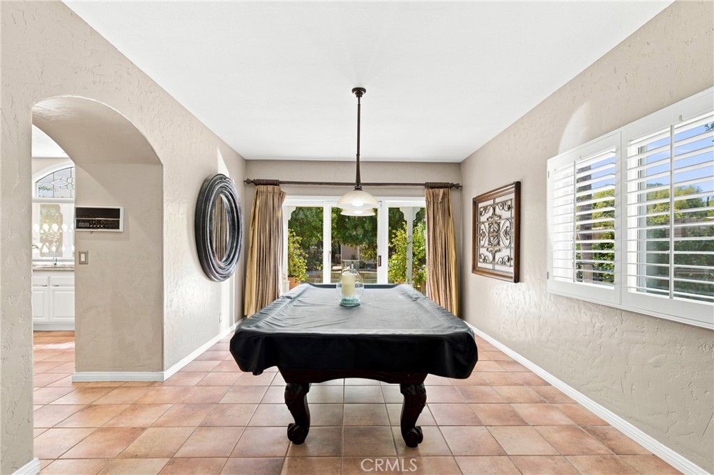 10925 Willowbrae