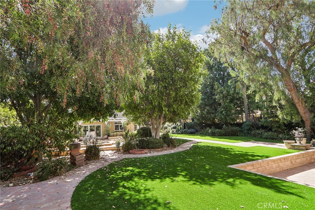 10925 Willowbrae