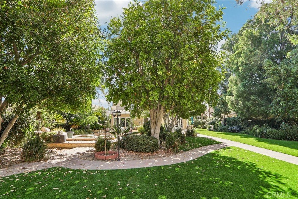 10925 Willowbrae