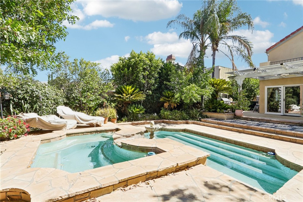 10925 Willowbrae