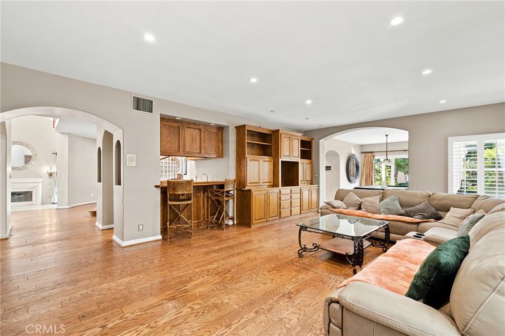 10925 Willowbrae