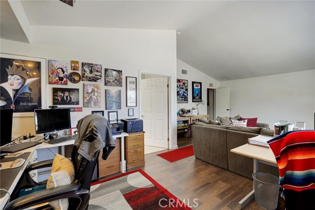 20892 Avenida Amapola