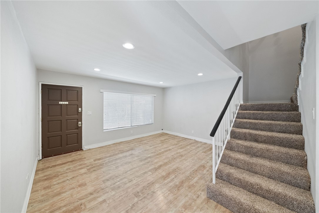 7321 Lennox AVE Unit: F5