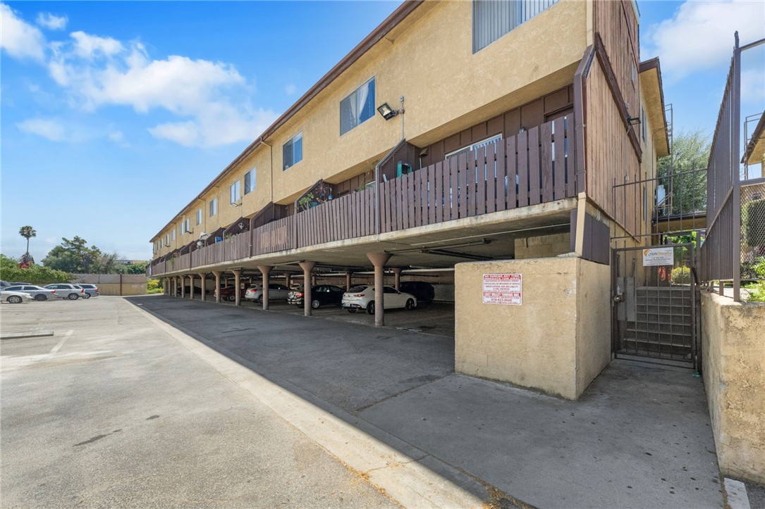 7321 Lennox AVE Unit: F5