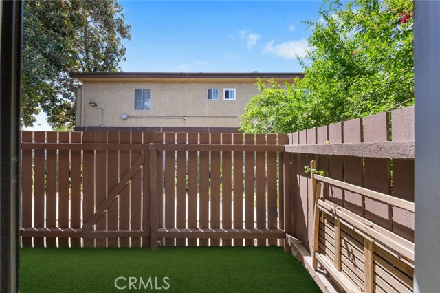 7321 Lennox AVE Unit: F5