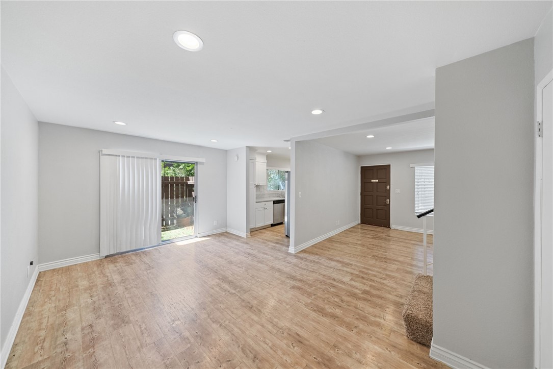 7321 Lennox AVE Unit: F5