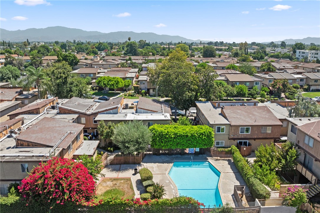 7321 Lennox AVE Unit: F5
