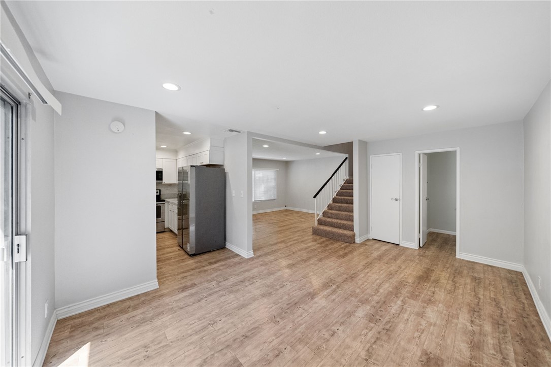 7321 Lennox AVE Unit: F5
