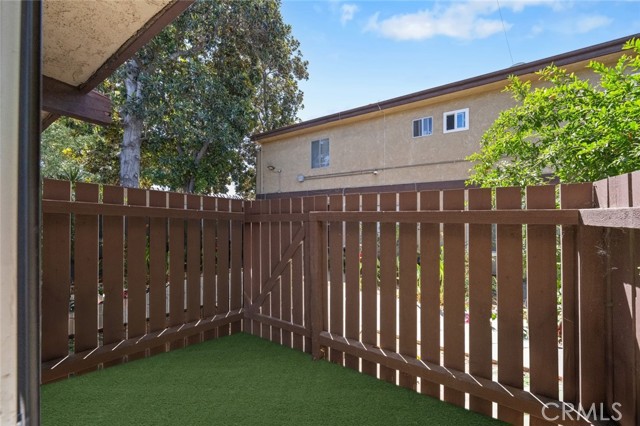 7321 Lennox AVE Unit: F5