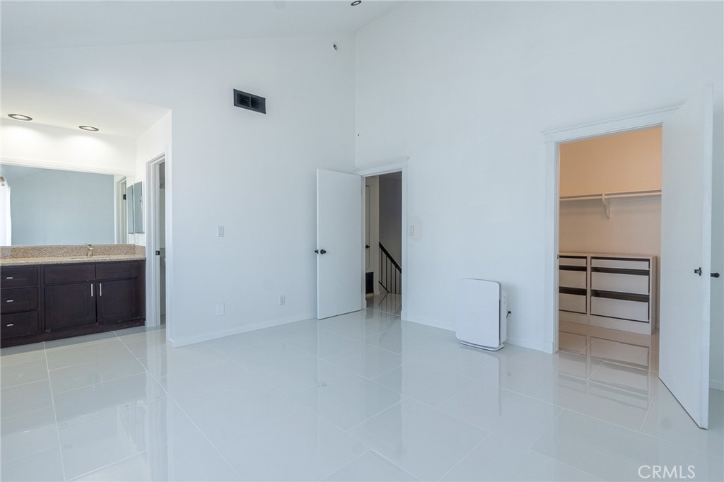 21137 Lassen Street 5