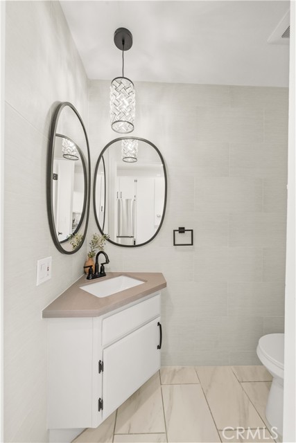 2500 Abbot Kinney BLVD Unit: 5