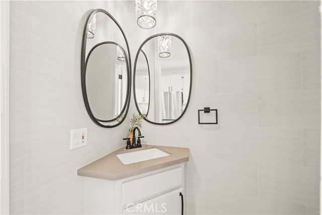 2500 Abbot Kinney BLVD Unit: 5