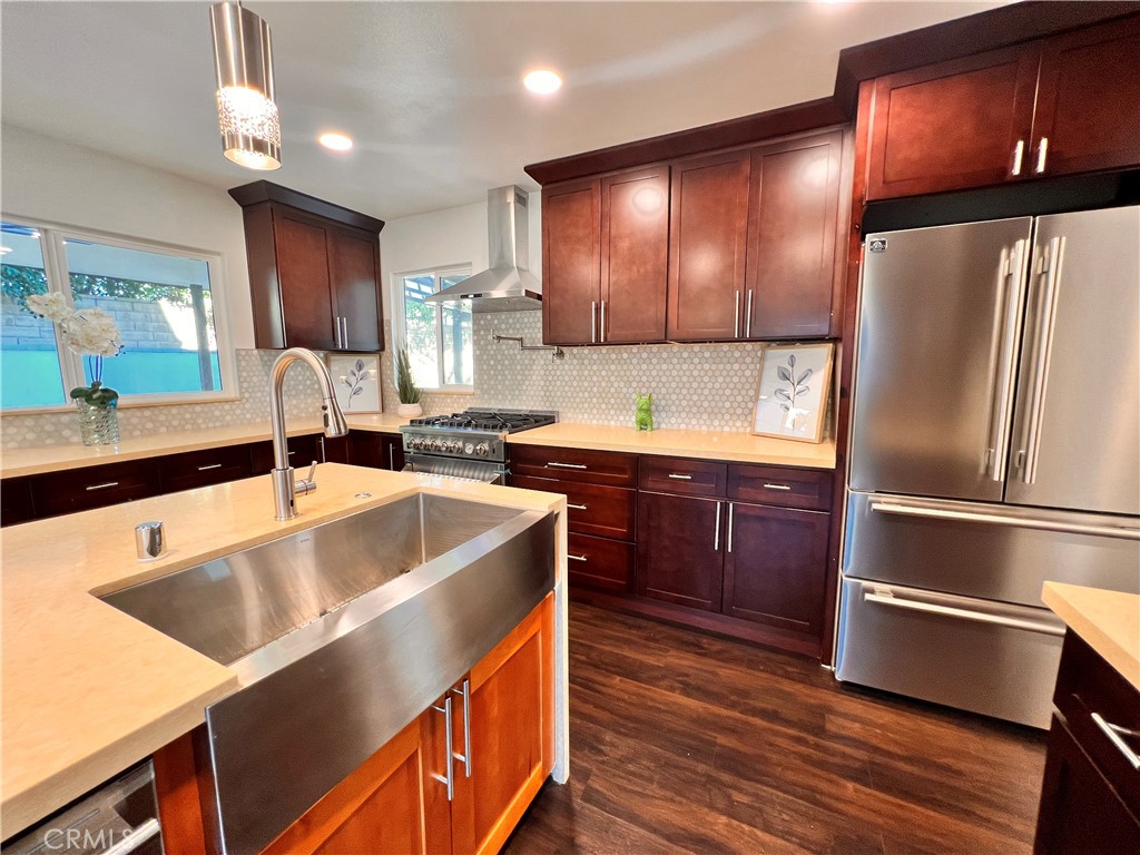 22100 Acorn Street