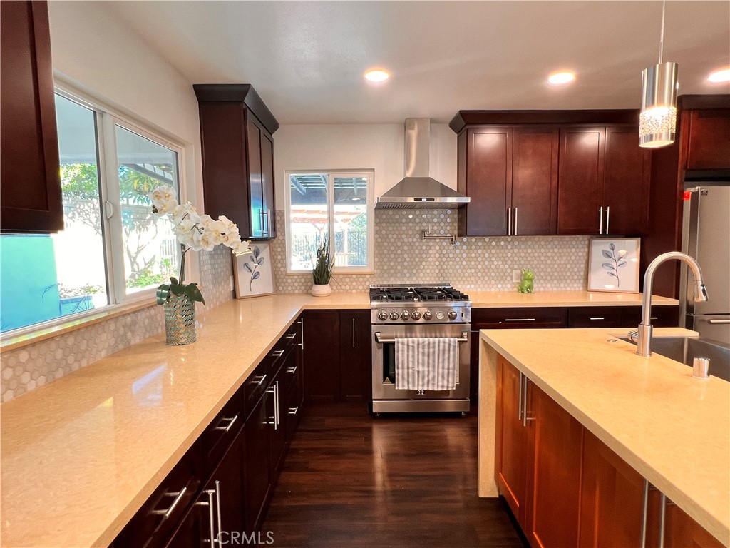 22100 Acorn Street