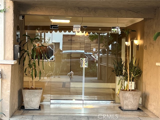 1345 N Fuller AVE Unit: 306