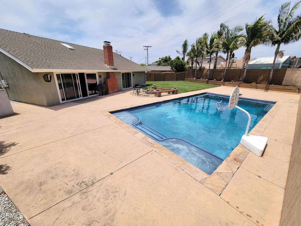 6673 Sora Street