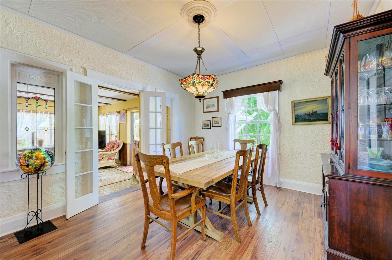7602 SENRAB DR