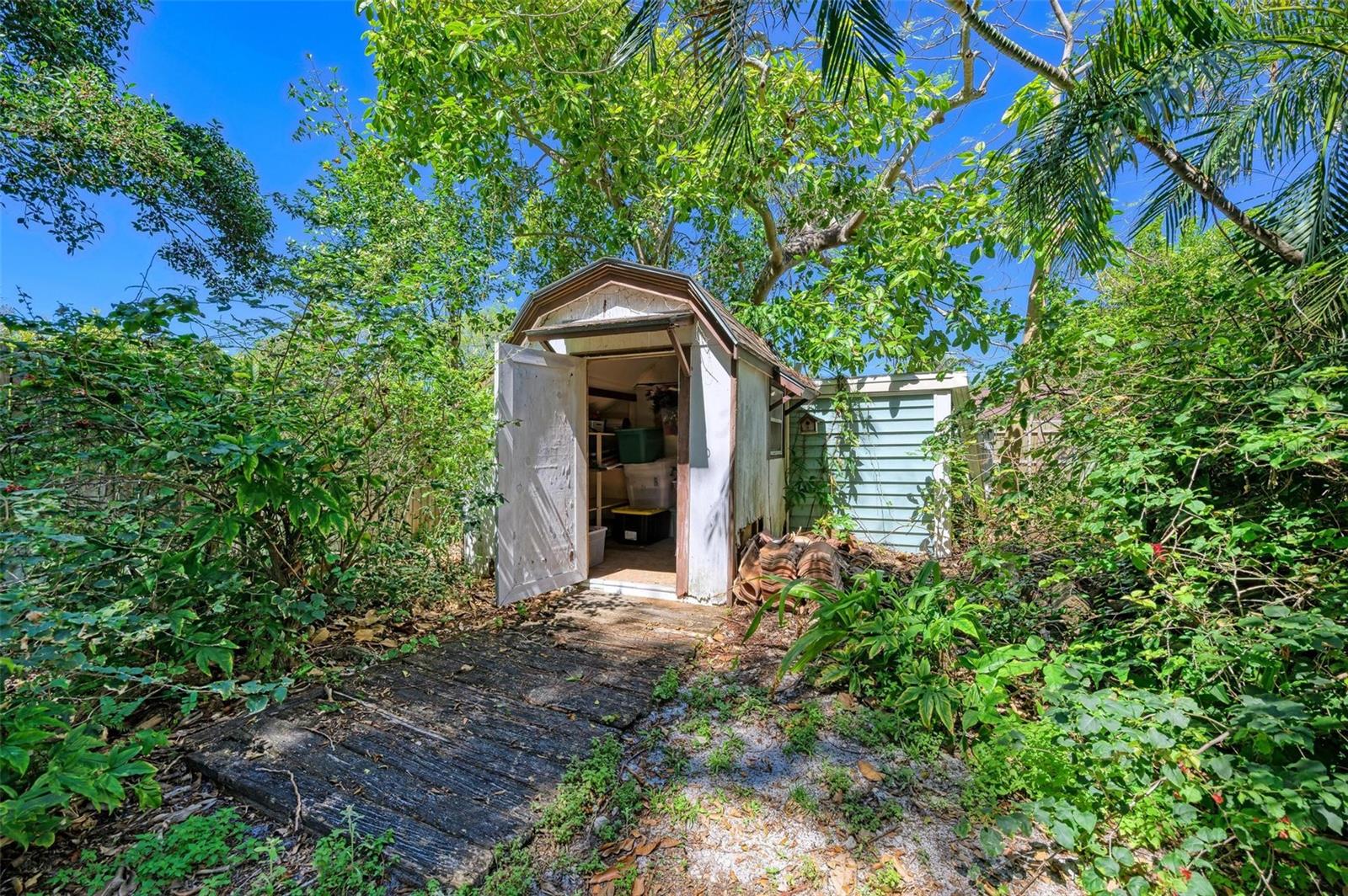 7602 SENRAB DR