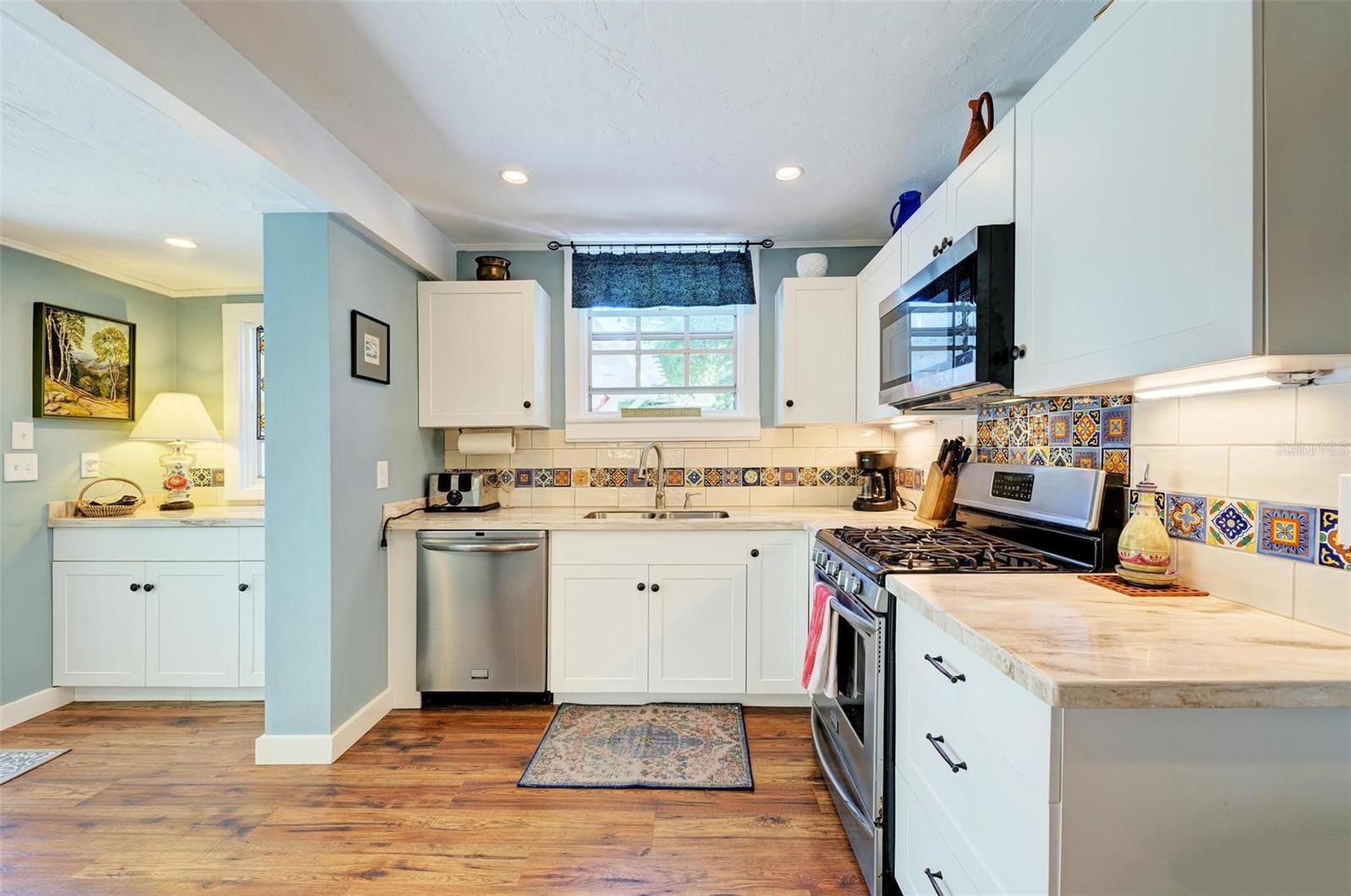 7602 SENRAB DR
