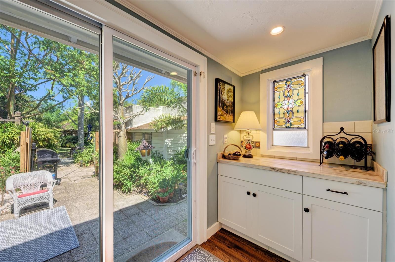 7602 SENRAB DR