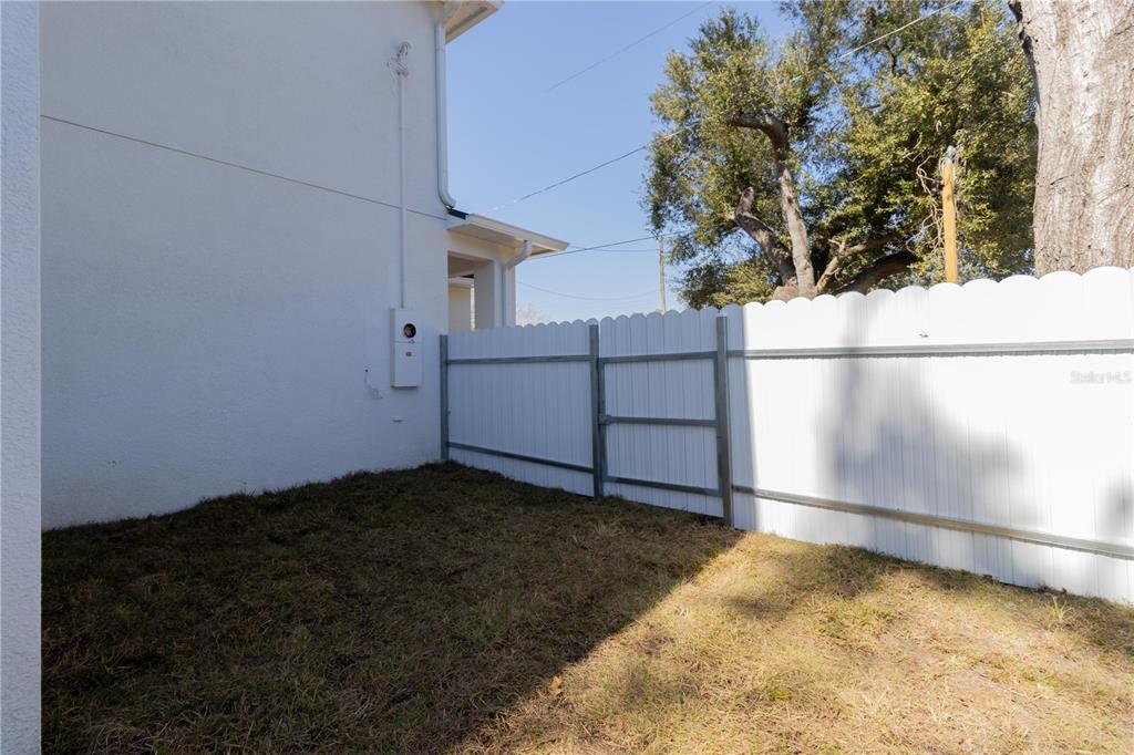 2115 E NEDRO RD