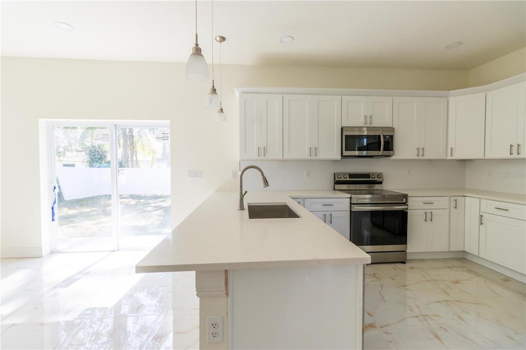 2115 E NEDRO RD
