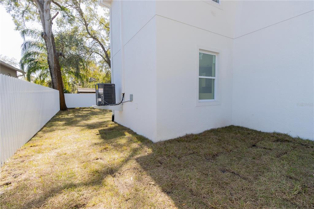 2115 E NEDRO RD