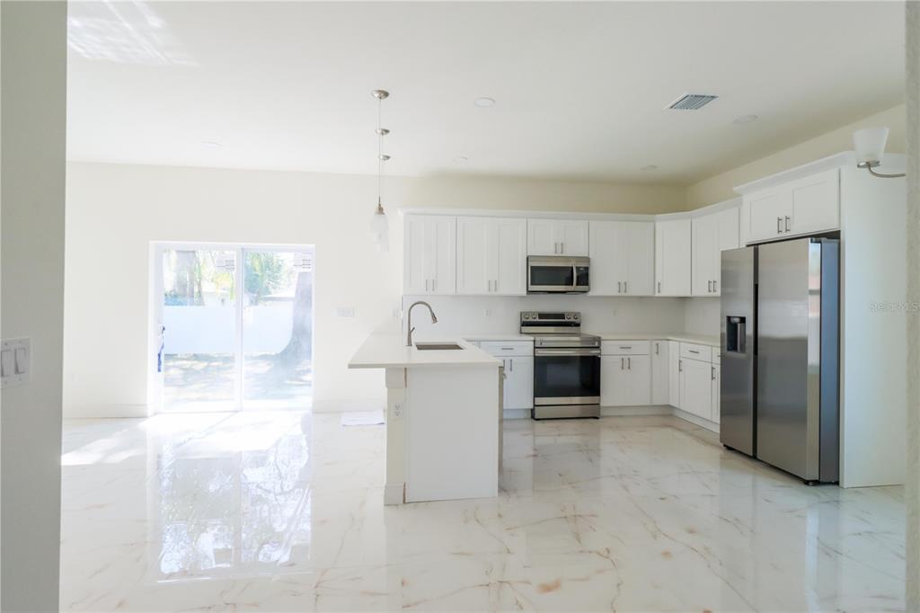 2115 E NEDRO RD