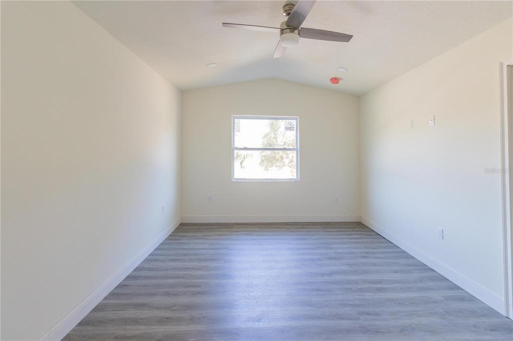 2115 E NEDRO RD