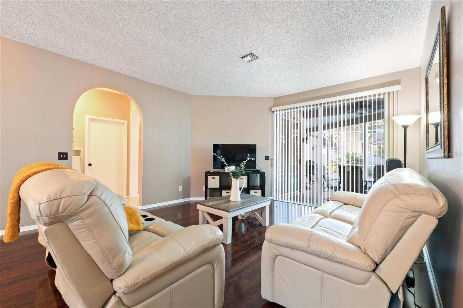 9332 HAMPSHIRE PARK DR